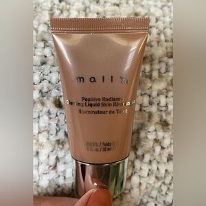 Mally Beauty Positive Radiance Liquid Illuminator - Lighter
